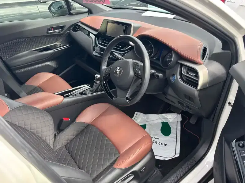 TOYOTA C-HR G MODE BRUNO Image 6