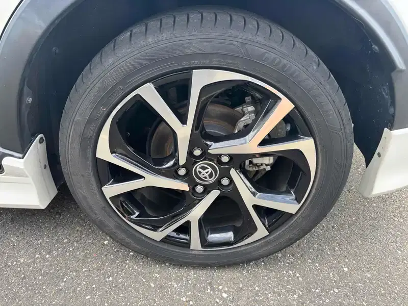 TOYOTA C-HR G MODE BRUNO Image 11